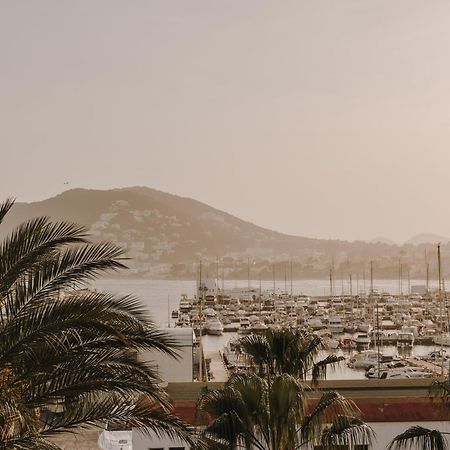 Aguas De Ibiza Grand Luxe Hotel - Small Luxury Hotel Of The World Santa Eularia des Riu Ngoại thất bức ảnh