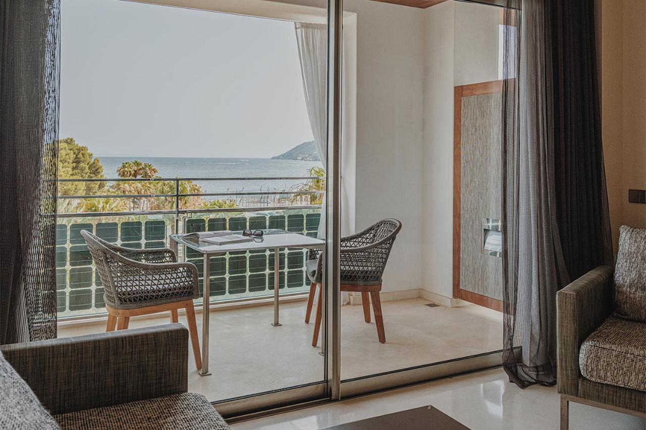 Aguas De Ibiza Grand Luxe Hotel - Small Luxury Hotel Of The World Santa Eularia des Riu Ngoại thất bức ảnh Deluxe Room with Sea View