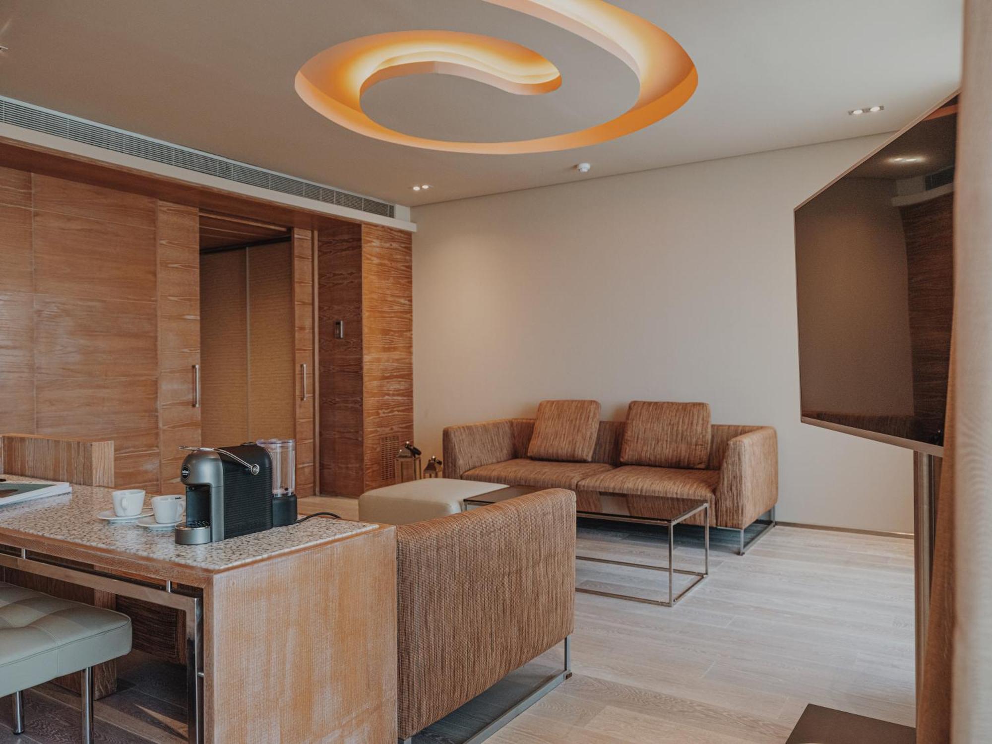 Aguas De Ibiza Grand Luxe Hotel - Small Luxury Hotel Of The World Santa Eularia des Riu Ngoại thất bức ảnh A suite at the hotel