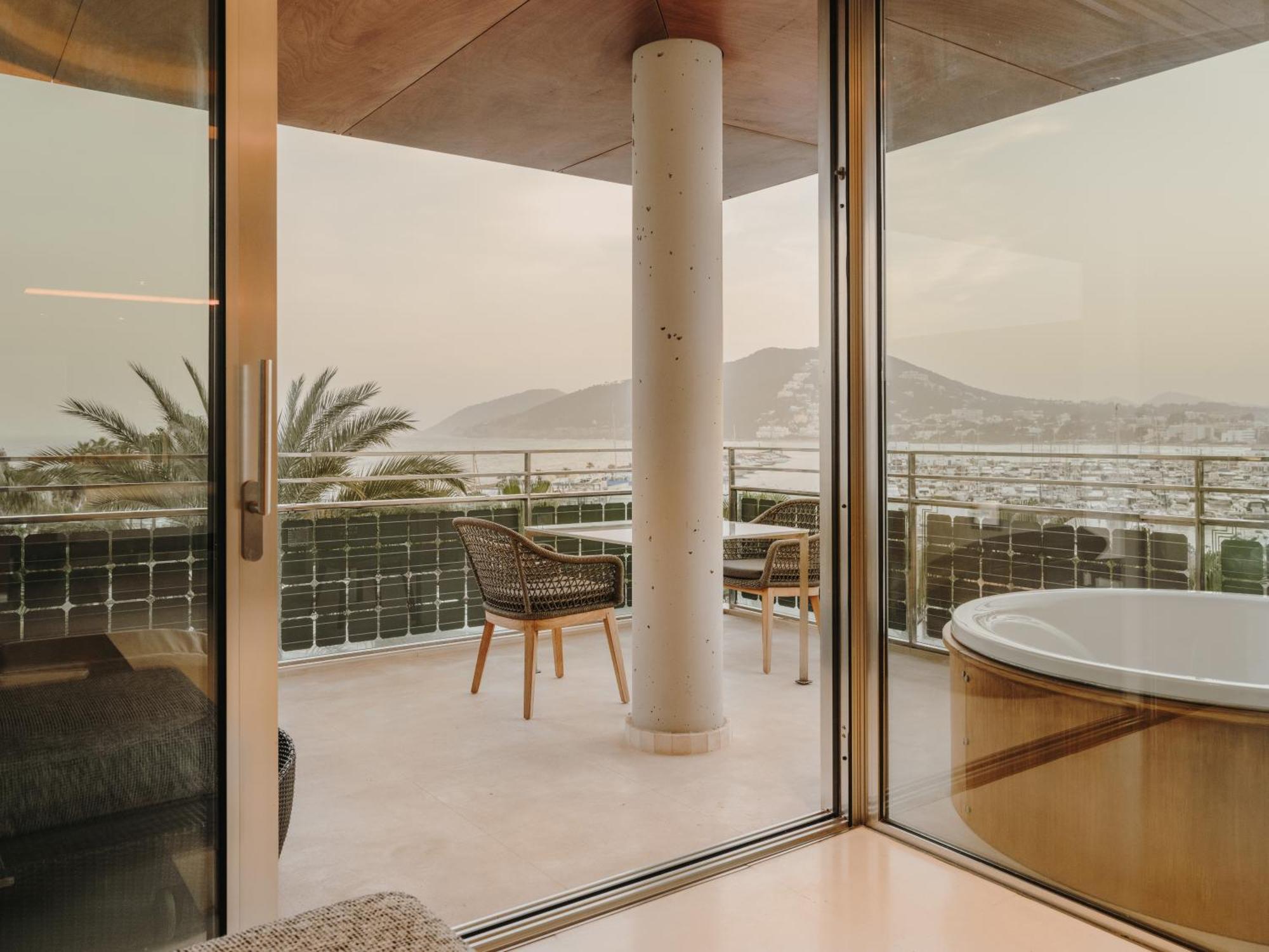 Aguas De Ibiza Grand Luxe Hotel - Small Luxury Hotel Of The World Santa Eularia des Riu Ngoại thất bức ảnh